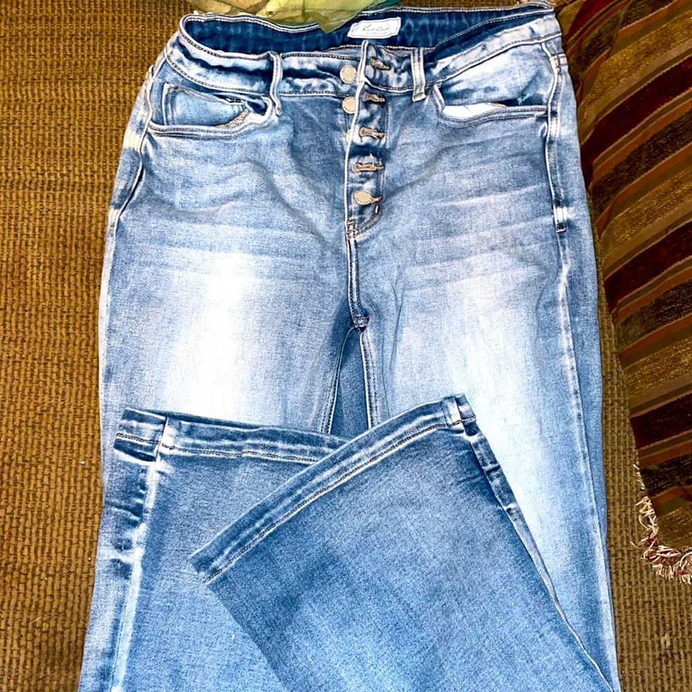 Named brand jeans Kancan Jeans light colored SIZE 30 bootleg bottoms